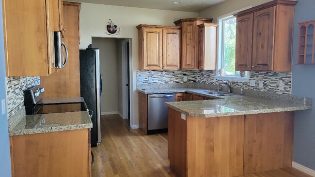 Foto del edificio - 807 Whisper Cove Rd