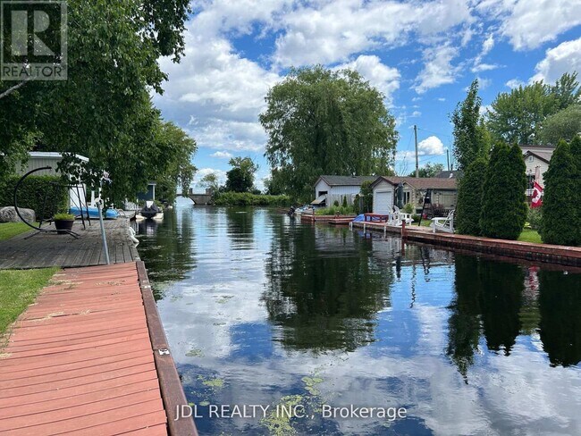 Photo du bâtiment - 11 Red Robin Rd