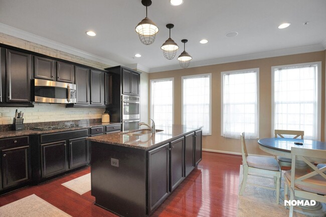 Foto del edificio - Stunning 4BR Townhome in National Harbor