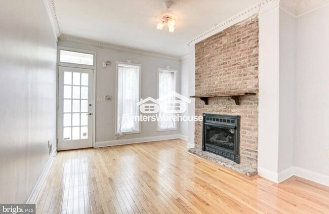 Building Photo - 646 S Curley St