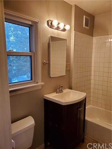 Building Photo - 134 Lukens Pl