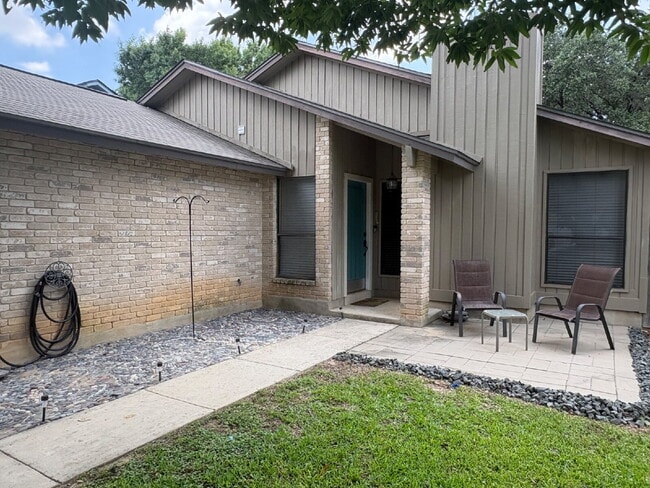Building Photo - Updated One Story Home in Morning Glen