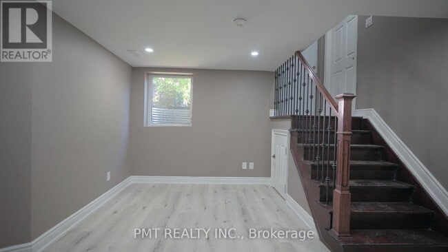 Building Photo - 7 Waterbury Dr
