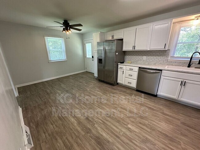 Foto del edificio - 7219 Ridge Ave