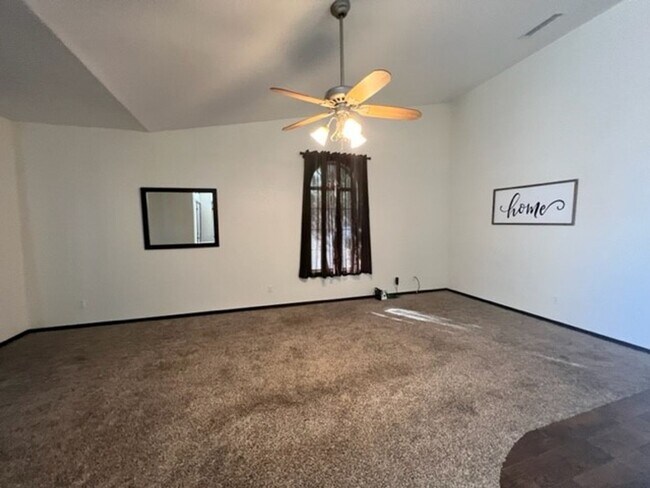 Building Photo - 4 BR Luxury Residence with Solar-No ELECTRIC Bills