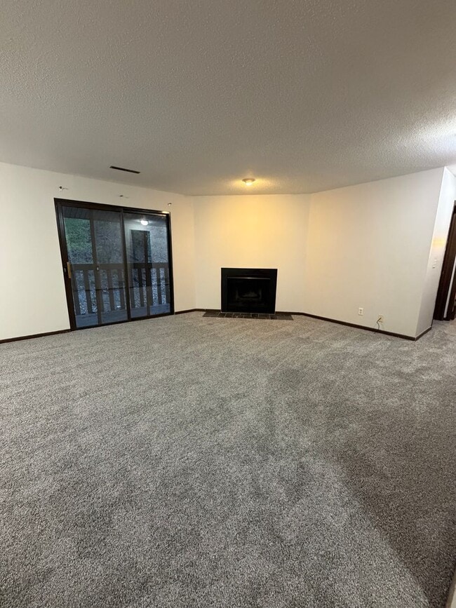 Foto del edificio - 3401 Blackhawk Rd