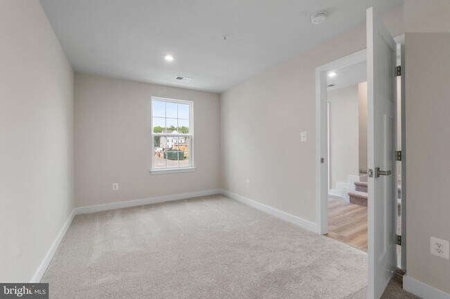 Building Photo - 10611 Sunridge St
