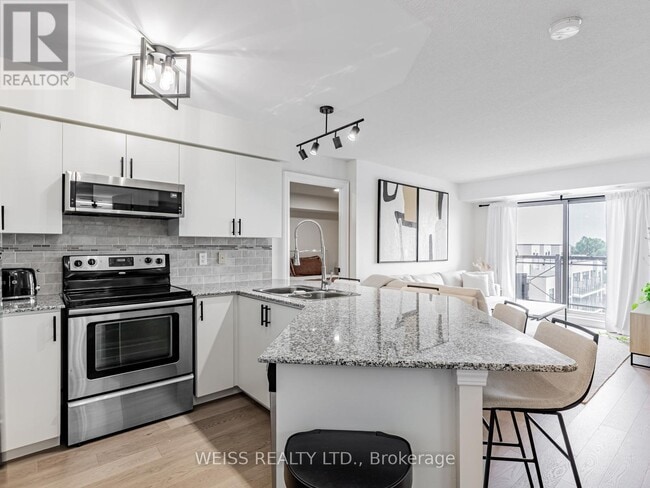 Building Photo - 872-872 Sheppard Ave W
