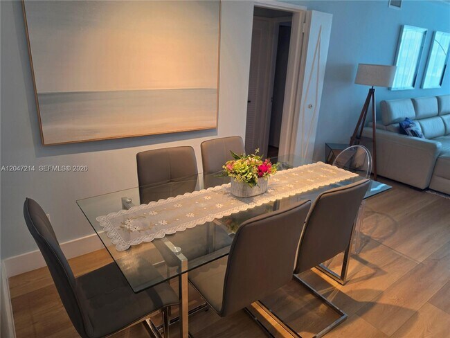 Building Photo - 5151 Collins Ave