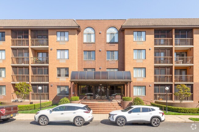 Foto del edificio - Chestnut Hill at Essex Park