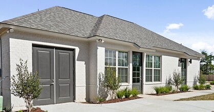 Oak Heritage Townhomes photo'