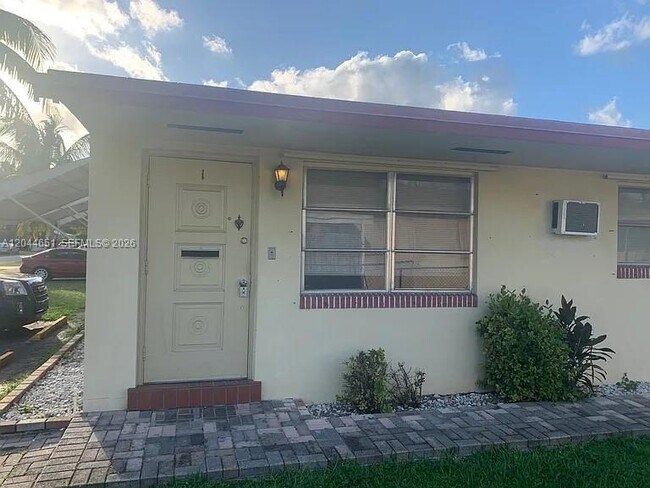 Foto del edificio - 2407 McKinley St