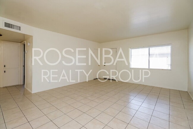 Building Photo - 1326 N Miller Rd