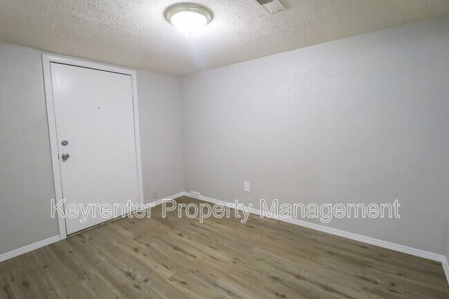 Foto del edificio - 405 S Maple St