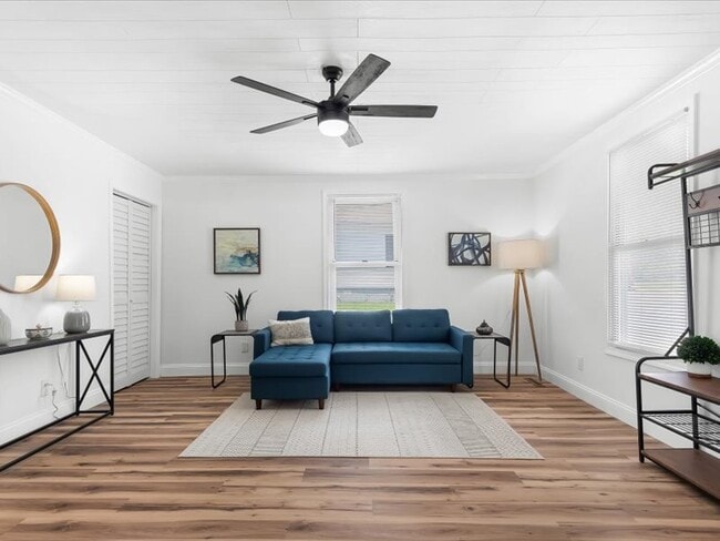 Building Photo - 160 29th St Pl SW