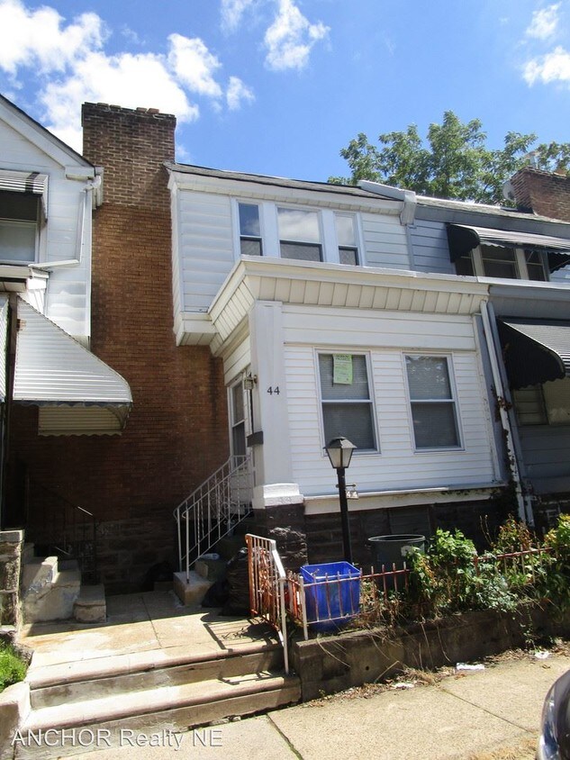 Primary Photo - 44 E Montana St