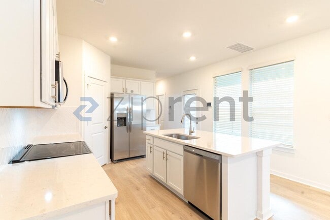 Building Photo - 2421 Wallin Bradley Dr