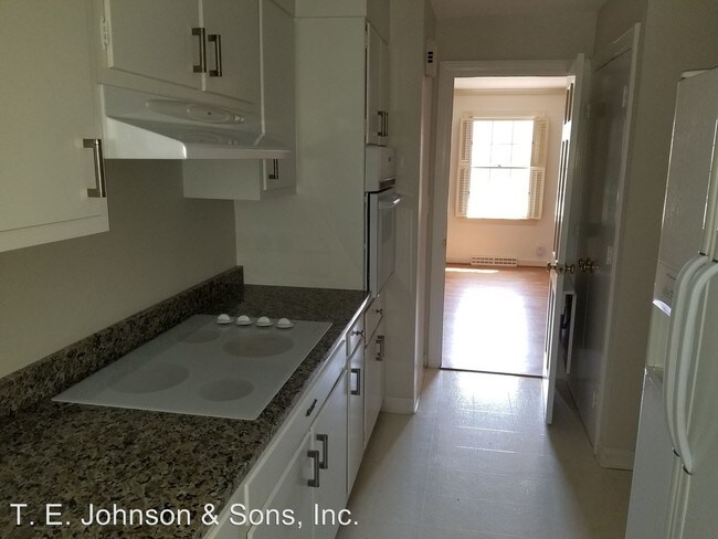 Building Photo - 2665 Grosvenor Pl