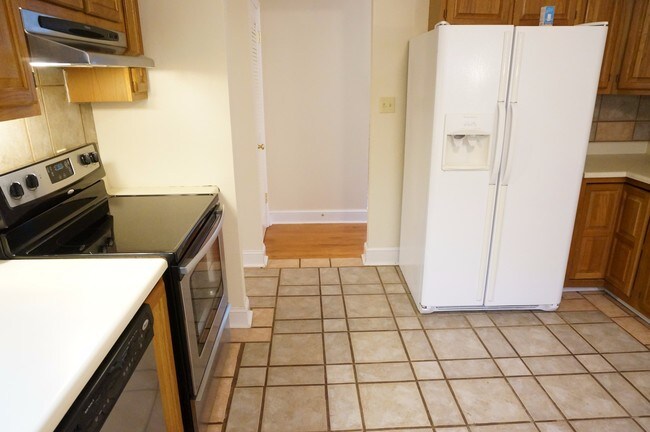 Foto del edificio - 1058 18th Ave NW