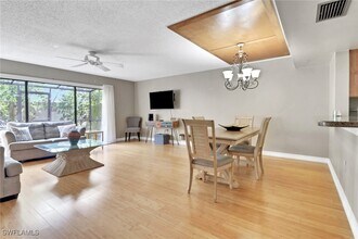 Building Photo - 800 Meadowland Dr