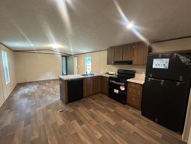 Building Photo - 106 Norwood Dr