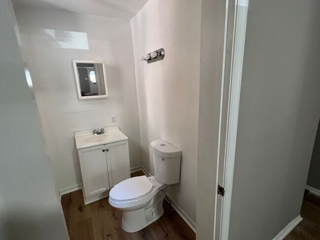 Building Photo - Huge 3 Bedroom with a FINISHED Basement!