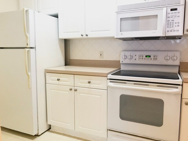 Building Photo - Move-in Special - 50% off first month's re...