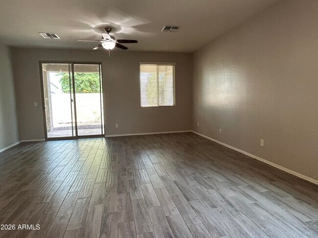 Building Photo - 3030 E Quartz St