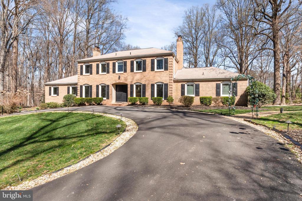 Primary Photo - 9501 Neuse Way