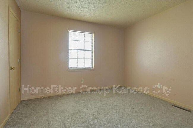 Foto del edificio - 416 E Pacific Ave