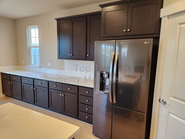 Foto del edificio - ***Spectacular 2-Story 4 bed, 2.5 bath, 2,...