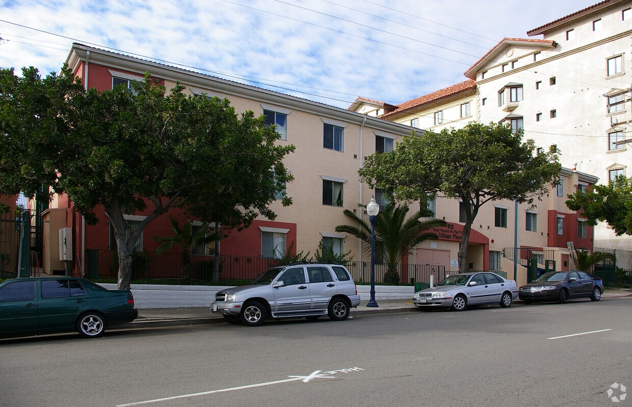 Foto del edificio - Village Place Apartments