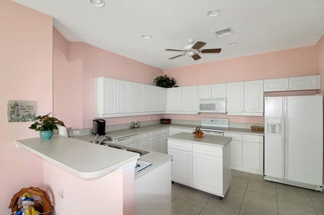 Building Photo - 1863 San Trovaso Way