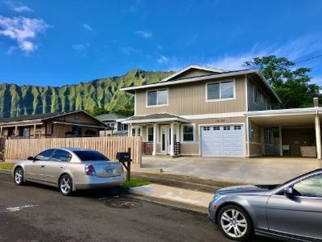 Foto principal - Beautiful 5/3.2 custom home in Kaneohe!