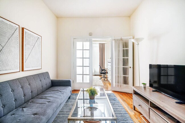 Foto del edificio - 223 E 14th St