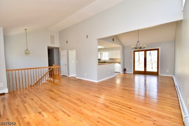 Building Photo - 4 Spinnaker Way
