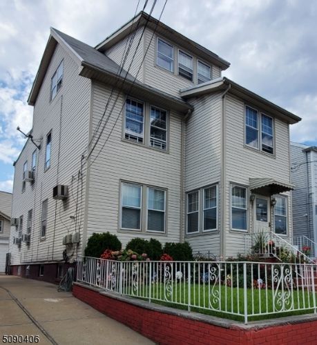 Primary Photo - 126 Grove St
