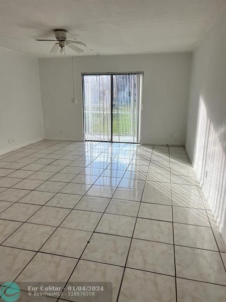 Foto del edificio - 5861 NW 16th Pl