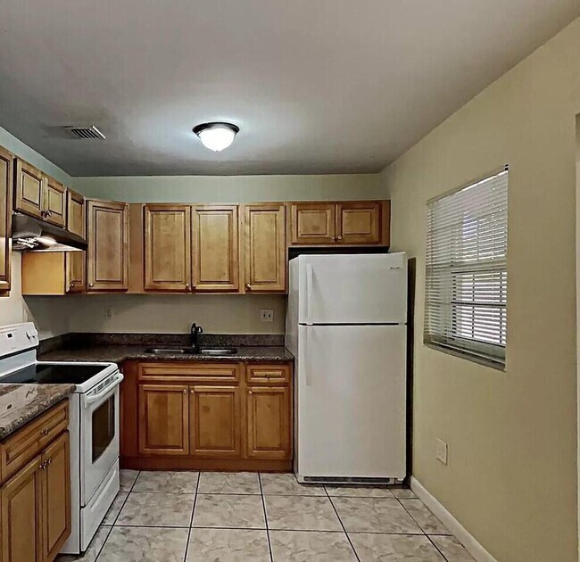 Foto del edificio - 6470 SW 30th St