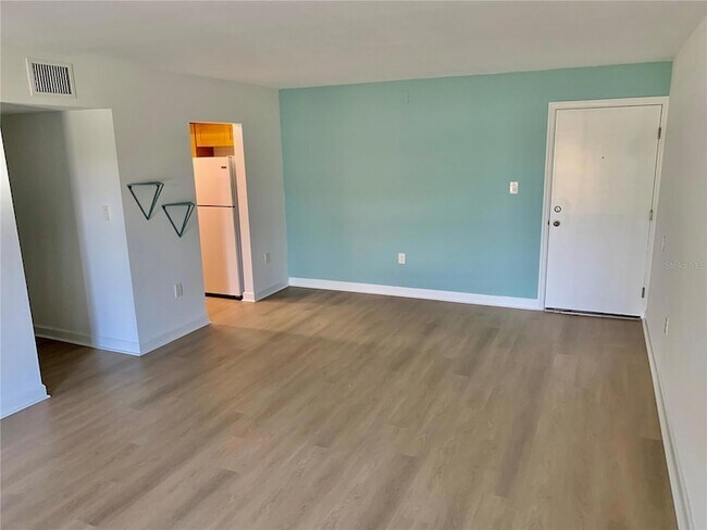 Foto del edificio - 21267 Gertrude Ave