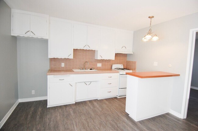 Foto del edificio - 1 W. Avenida Ramona