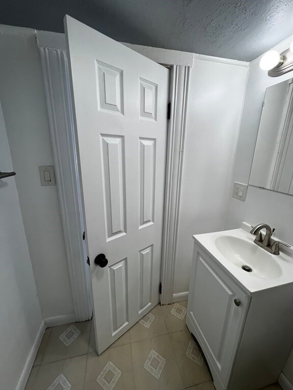 Building Photo - 20 Mohan St