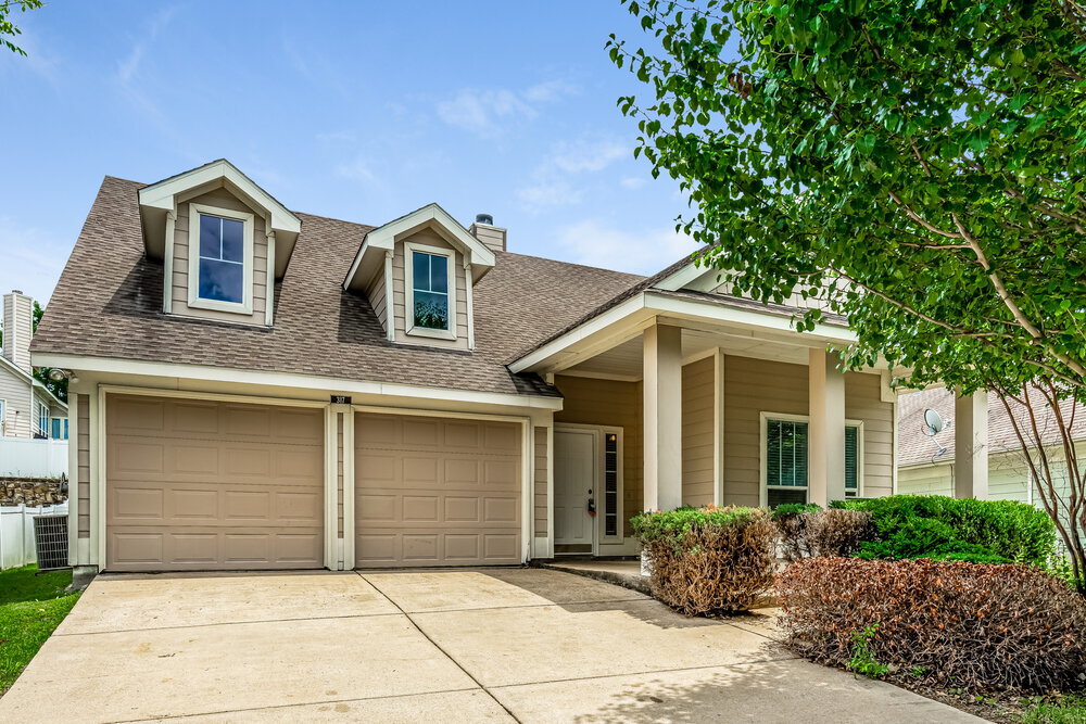 Foto principal - 317 Creekview Dr