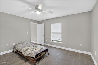 Building Photo - 839 Bedford Dr