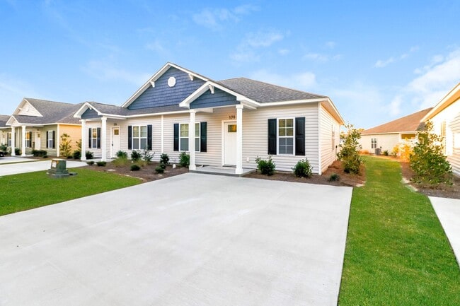 Building Photo - 179 Highlands Glen