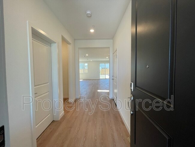 Foto del edificio - 754 Shearwater Rd