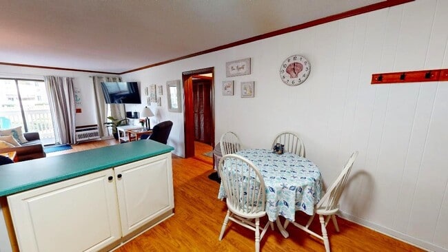 Foto del edificio - 9660 Shore Dr