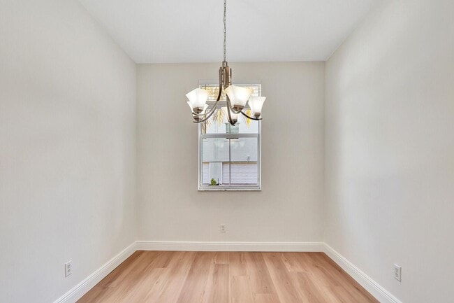 Building Photo - 4313 Parkside Dr