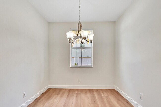 Foto del edificio - 4313 Parkside Dr