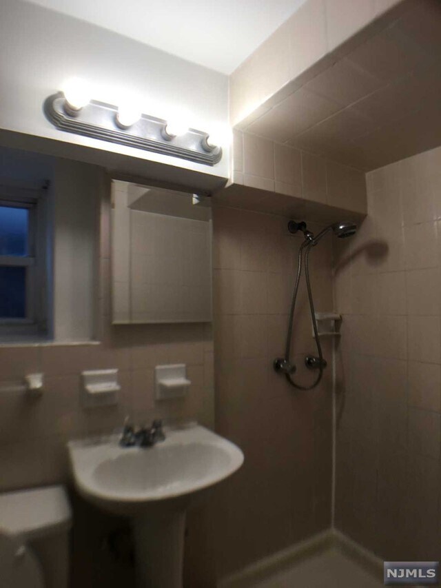 Foto del edificio - 16 Crescent Ave